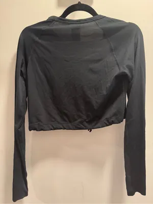 Gymshark Black Long-Sleeve Cropped Training Top thumbnail 6