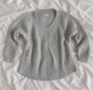 Lou & Grey Gray Chunky Knit V-Neck Sweater Size M thumbnail 1