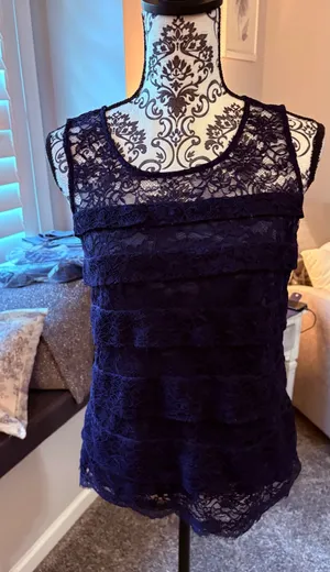 And Taylor size medium, navy blue lace sleeveless top thumbnail 1