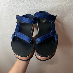 Teva x Opening Ceremony Satin Flatform Sandals in blue tan black white WOMENS 9 thumbnail 3