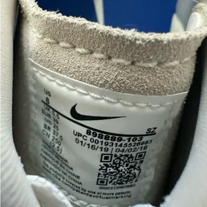 Nike Air Force 1 Low White Leather Sneakers Women’s Size 8 thumbnail 2