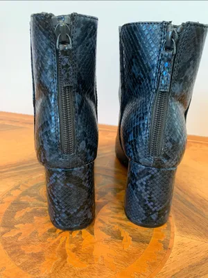 Old Navy Blue Faux Snakeskin Snake Print Ankle Boots Women’s Size 6 Back Zip thumbnail 3