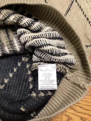 Listicle Boutique Taupe Argyle button front sweater with dimensional bows Size L thumbnail 4