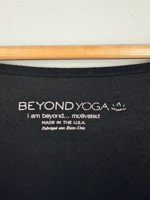 Beyond yoga black v-neck thin 3/4 length sleeves top size small thumbnail 2