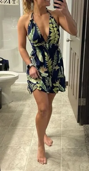 Backless Halter Dress Size M thumbnail 1