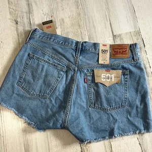 Levi’s 501 hi- rise shorts size 33. NWT thumbnail 2