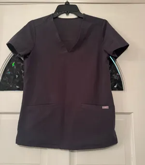 Figs scrub top thumbnail 1