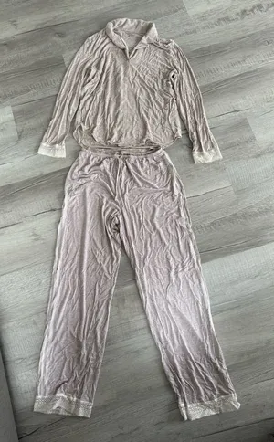 Victoria’s Secret medium sleep set with lace detail thumbnail 1