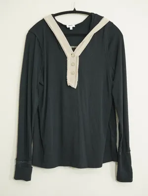 BKE Women's Size Small Long Sleeve Hooded Henley Top Black Tan‎ Trim Fall Casual thumbnail 1