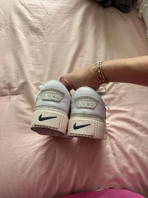Nike Sneakers thumbnail 6