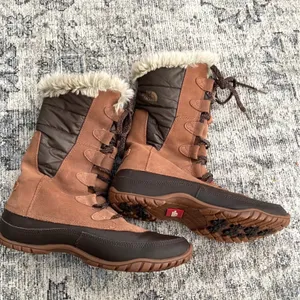 The‎ North Face Shellista Snow Boots Womens 9 Brown Tan Faux Fur Primaloft Suede thumbnail 2