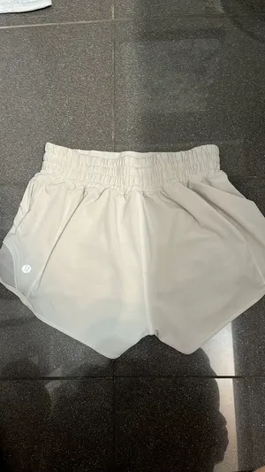 Lululemon Shorts Hotty Hot 2.5" thumbnail 2