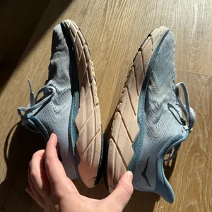 Hoka Arahi 5 Running Shoes in Blue Fog/Provincial Blue with Pink Details Size 9B thumbnail 2