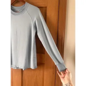 LAKE Blue Crewneck Long Sleeve Sweatshirt Women’s XS FLAWED thumbnail 3