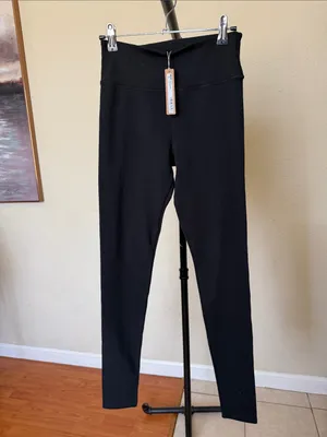 NWT SKIMS High Waist Outdoor Leggings in Onyx. Size Small thumbnail 3