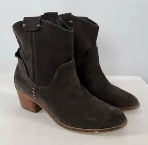 Dolce Vita Pull On Suede Boots in Chocolate‎ Brown size 10 thumbnail 1
