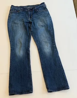 Old Navy Curvy Mid-Rise Women's Size 10 Boot Cut Jeans in Dark Blue thumbnail 1