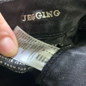 American Eagle black stretchy normcore 6 short jeggings thumbnail 3