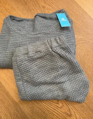 Cupshe sweat set shorts and sweatshirt thumbnail 1