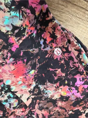 Lululemon Base Pace High-Rise Crop‎ 23" Stencil Blossom Red size 12 thumbnail 7