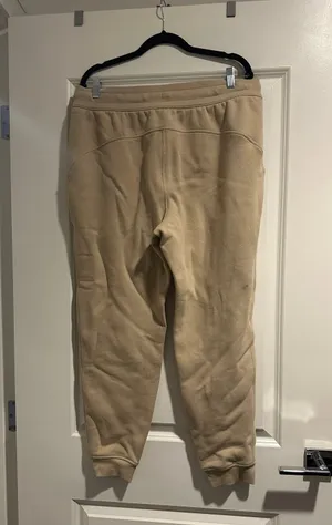 Lululemon High-Rise Scuba Joggers thumbnail 5