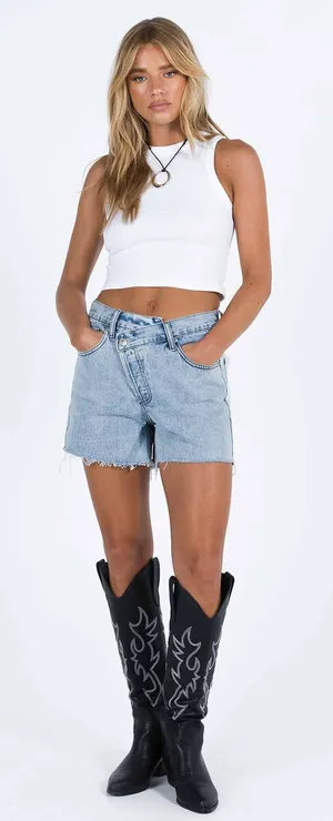 Princess Polly shorts  thumbnail 1