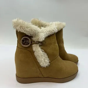 Guess Tan Faux Fur Winter Boots size 7M thumbnail 2