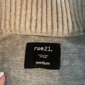 Rue21 MENS Cream and Brown Cowl Neck Sweater with Ribbed Details thumbnail 5