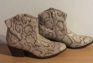 True Craft Sexy Snakeskin 2” Heel Booties Size 8M thumbnail 1