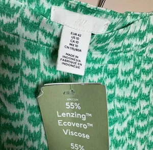 CLEARANCE! Green H&M Patterned Maxi Skirt Size 10 NWT thumbnail 6