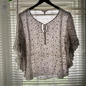 LC Lauren Conrad daisy print flutter sleeve peasant blouse, size XL thumbnail 7