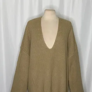 Revolve WEWOREWHAT‎ Solid V Neck Sweater Solid Tan Oat Oversized Knitwear M/L thumbnail 3