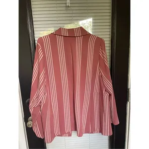 NWT Torrid Lightweight Boyfriend Blazer Pink/ White/ Stripe Size 2X thumbnail 5