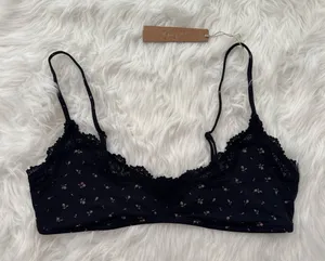 Skims Fits Everybody Lace Scoop Bralette Onyx Rosebud Print Size Large thumbnail 1