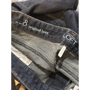 LOFT Jeans Size 8 Women’s Dark Blue Stretch Jeans Ladies Mid Rise Curvy Bootcut thumbnail 4