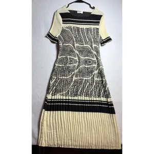 Kindred Pleated Maxi Dress M Cream Black Abstract Geometric Short Sleeve Print thumbnail 3