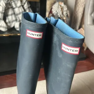 Hunter Women's Original Tall  Boot in Navy Size 8 thumbnail 4