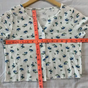 Blue Floral Cropped Button Front Baby Tee Cardigan Top Women's Small Cottage thumbnail 2