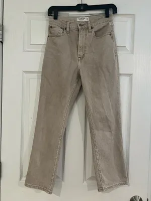 Abercrombie & Fitch Straight-Leg Pants in Light Beige thumbnail 4