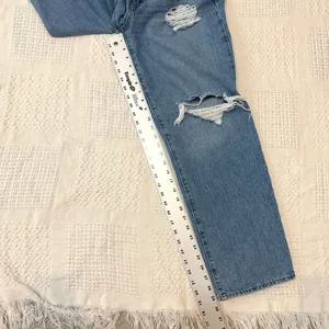 Levi's 30 '94 Baggy mid rise straight leg distressed jean J2 2753 thumbnail 3