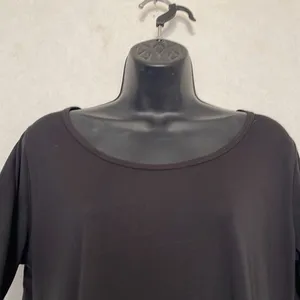 LuLaRoe size medium black, scoopneck, long sleeve tee. Used. thumbnail 4