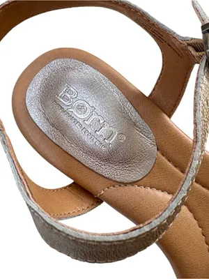 EUC Born Leather Shonie Heeled Sandals Gold Size 8 Retail $130.00 thumbnail 3
