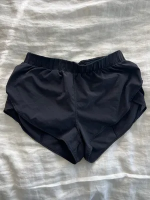 Lululemon Back In Action Short (2.5") in Black 6 thumbnail 4