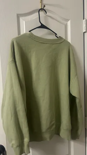 H&M green crewneck thumbnail 5
