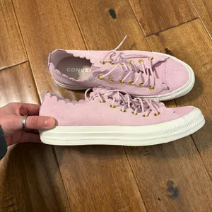 Converse Chuck Taylor’s Pink Scalloped Women's Sneakers size 7.5 thumbnail 6