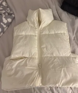 White Puffer Vest Amazon thumbnail 1