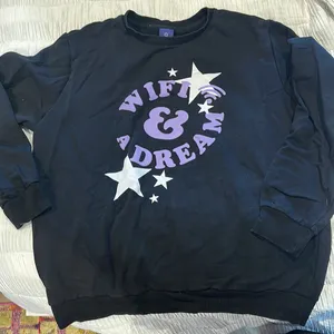 MOVING SALE - Monat Wi-Fi & a Dream Sweatshirt thumbnail 3