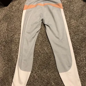 Abercrombie and fitch athletic leggings - size medium thumbnail 4