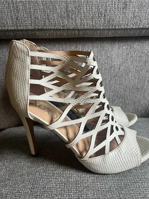 XOXO White Cutout Strappy Peep-Toe Heels thumbnail 3