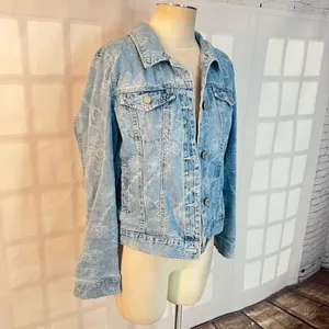 Mudd light blue denim jacket with soft white floral print size xl thumbnail 2